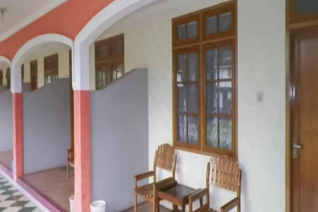 Hotel Puspa Sari Redpartner Киатер Екстериор снимка