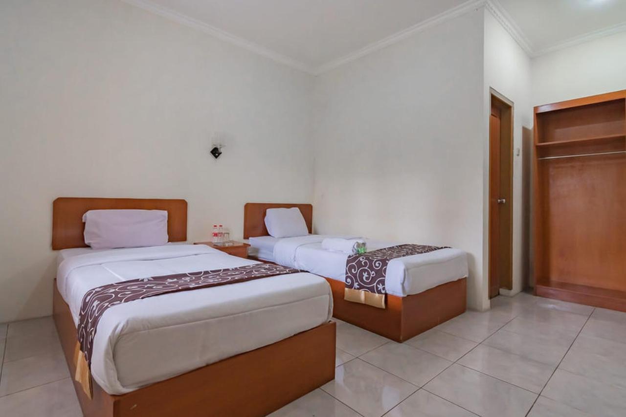 Hotel Puspa Sari Redpartner Киатер Екстериор снимка
