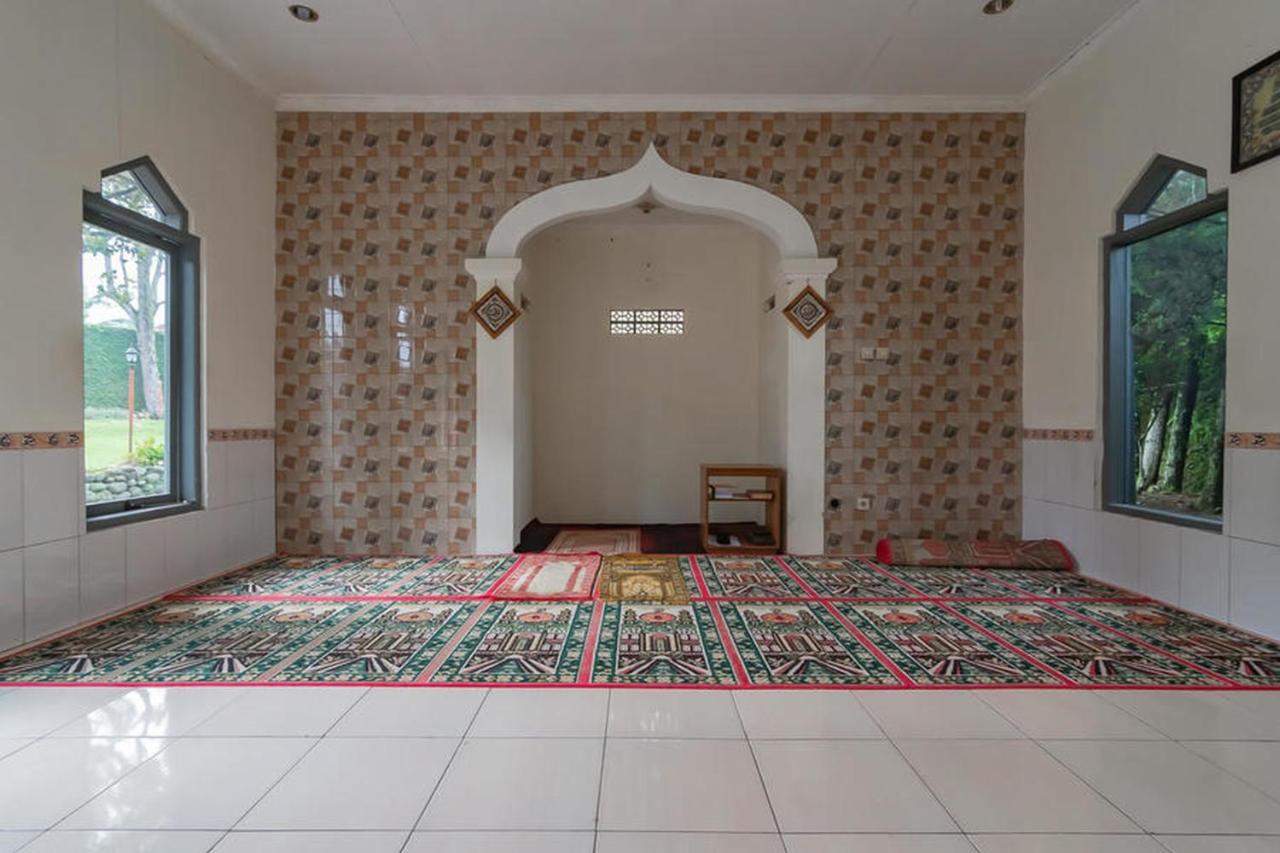 Hotel Puspa Sari Redpartner Киатер Екстериор снимка