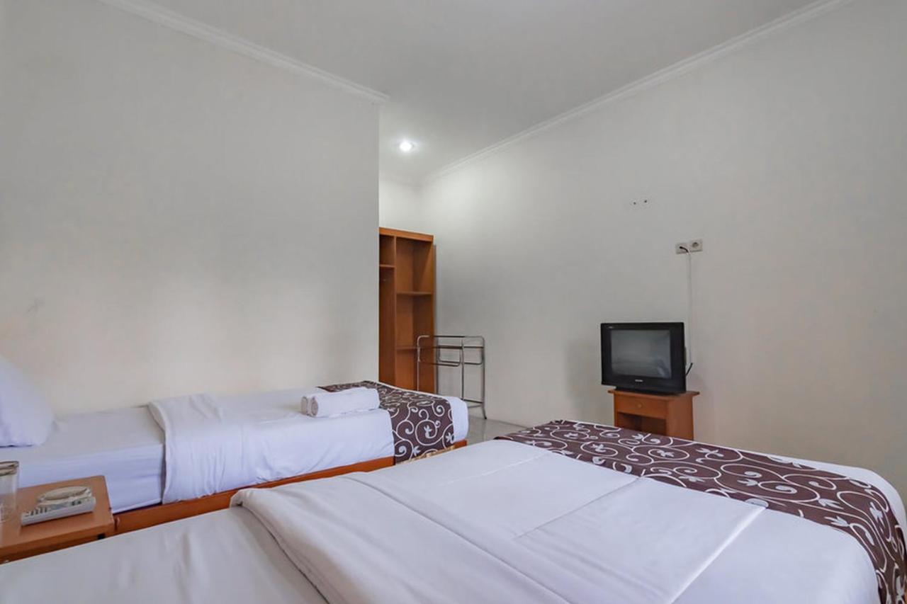 Hotel Puspa Sari Redpartner Киатер Екстериор снимка