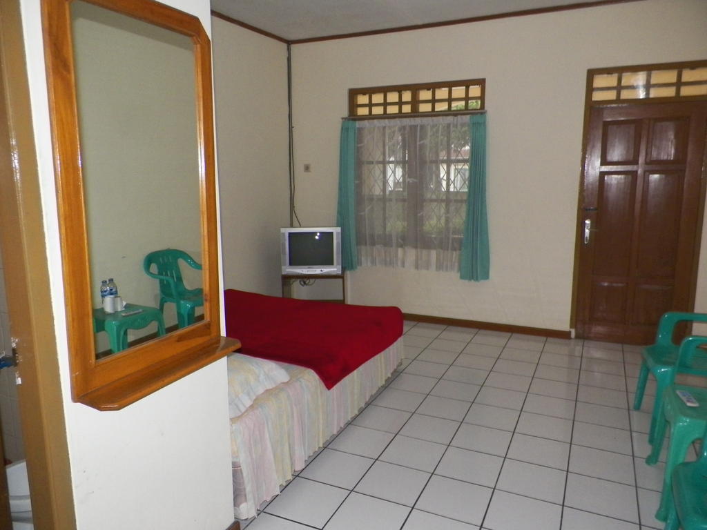 Hotel Puspa Sari Redpartner Киатер Стая снимка