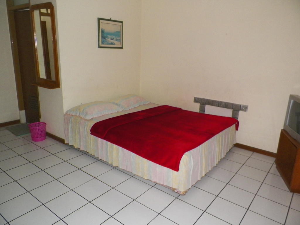 Hotel Puspa Sari Redpartner Киатер Стая снимка