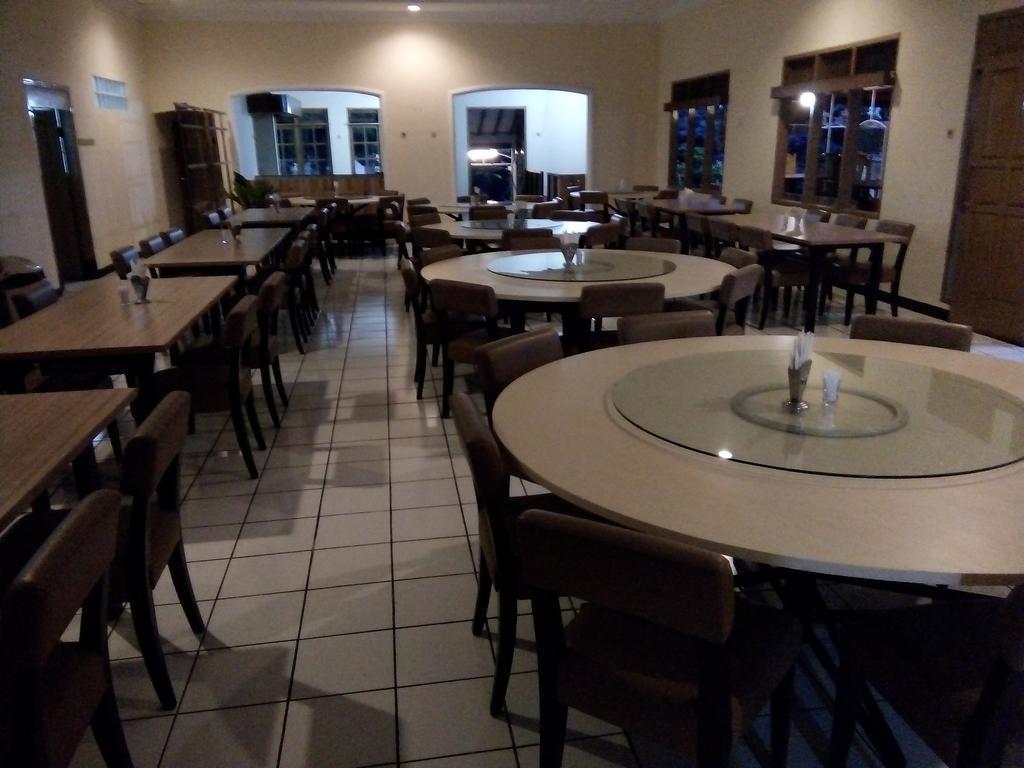 Hotel Puspa Sari Redpartner Киатер Екстериор снимка